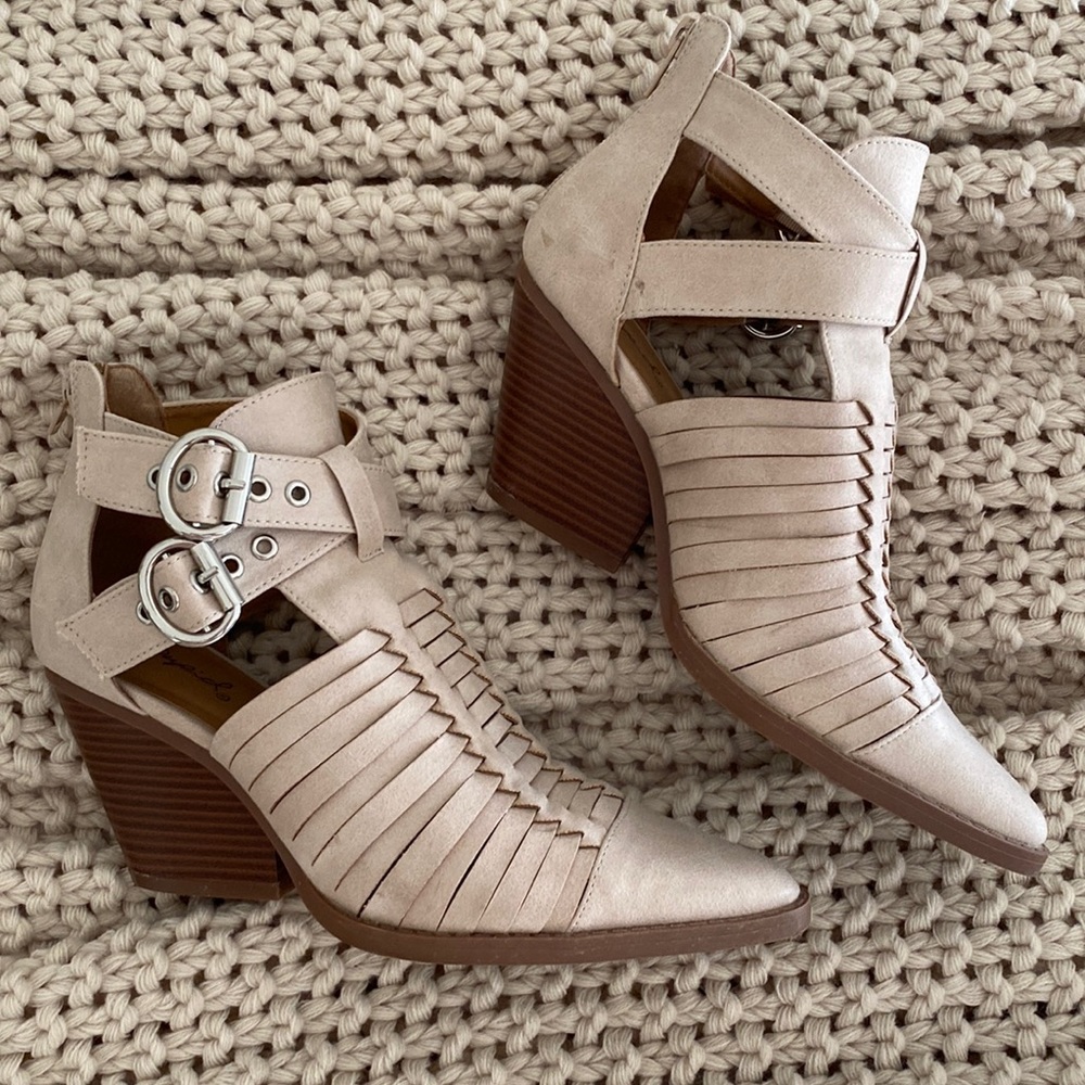 Qupid Beige Buckle Pointed Toe Booties